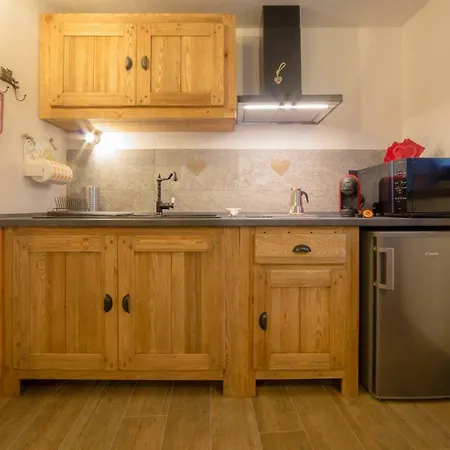 Maison Julie-lungo La Via Francigena