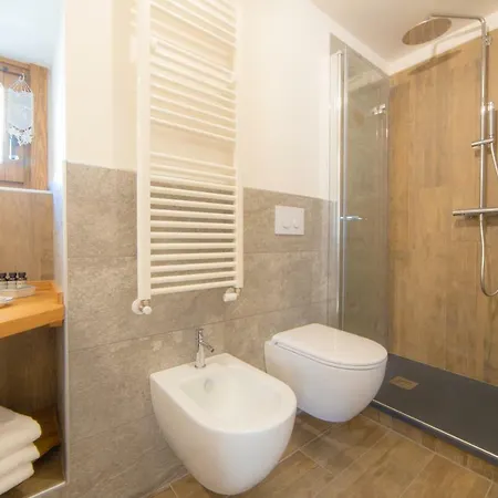 Maison Julie-lungo La Via Francigena Étroubles