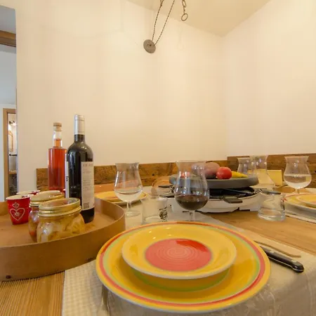 Maison Julie-lungo La Via Francigena Ferienhaus Étroubles