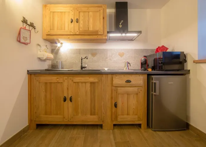 Maison Julie-lungo La Via Francigena